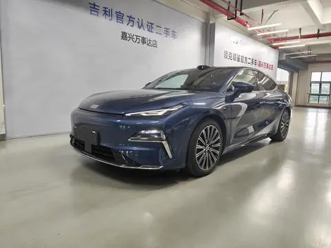 Geely 星耀8 PHEV 2025