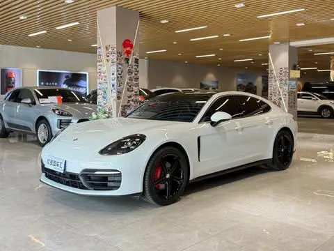 Porsche Panamera 2022