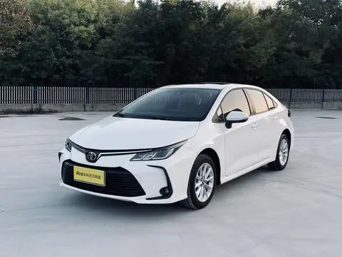 Toyota Corolla 2021 — фото 1