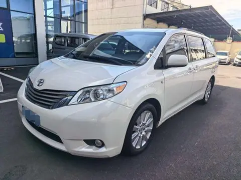 Toyota SIENNA 2017 — фото 1