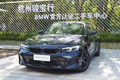 BMW 3 Series 2025 — фото 1