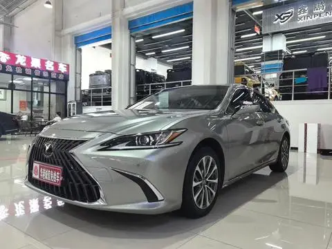 Lexus ES 2022 — фото 1