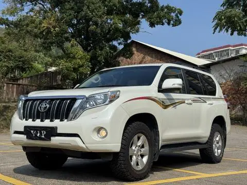 Toyota Prado 2015 — фото 1