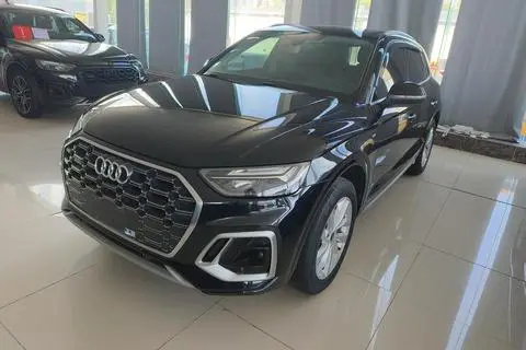 Audi Q5L 2022 — фото 1