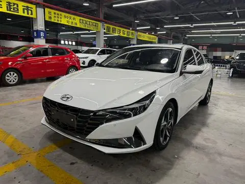 Hyundai Elantra 2022 — фото 1