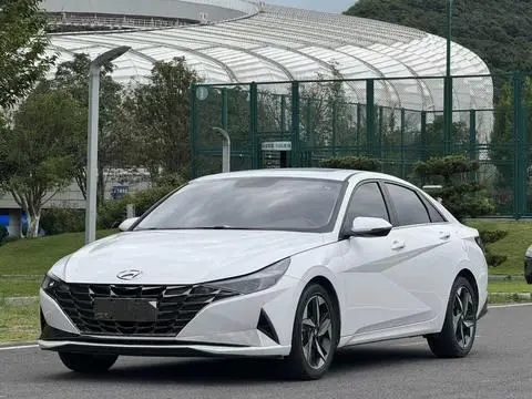 Hyundai Elantra 2022