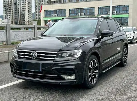 Volkswagen Tiguan L 2020 — фото 1