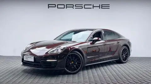Porsche Panamera 2021