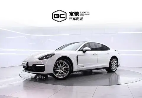 Porsche Panamera 2021