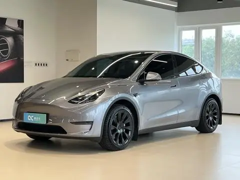Tesla Model Y 2024 — фото 1