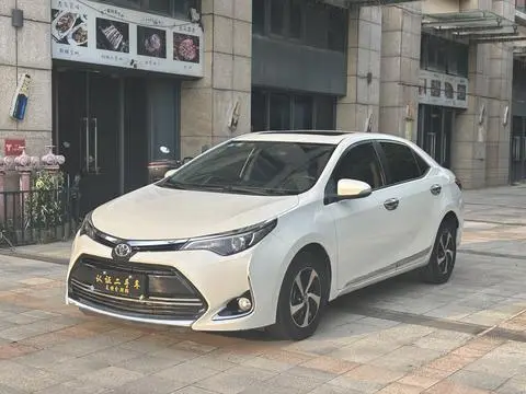 Toyota 雷凌 2017 — фото 1