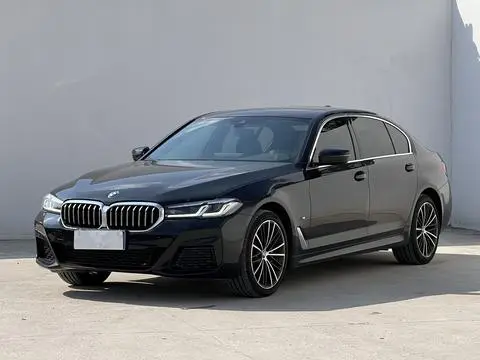 BMW 5 Series 2023 — фото 1