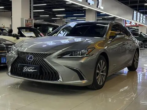 Lexus ES 2021