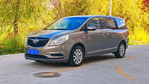 Buick GL8 2018 — фото 1
