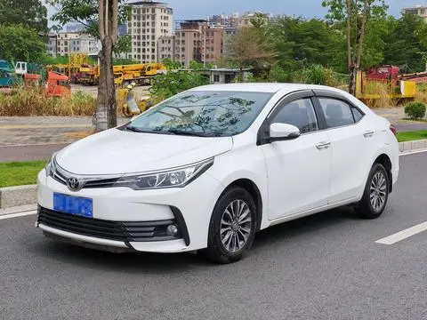 Toyota Corolla 2018 — фото 1