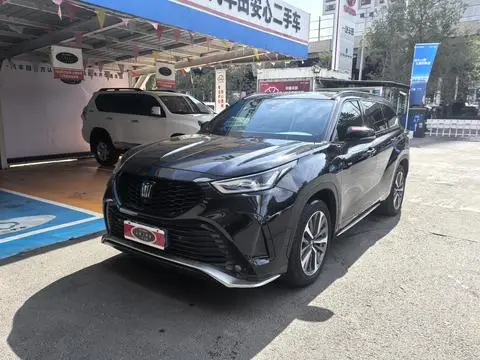 Toyota Crown Kluger 2024
