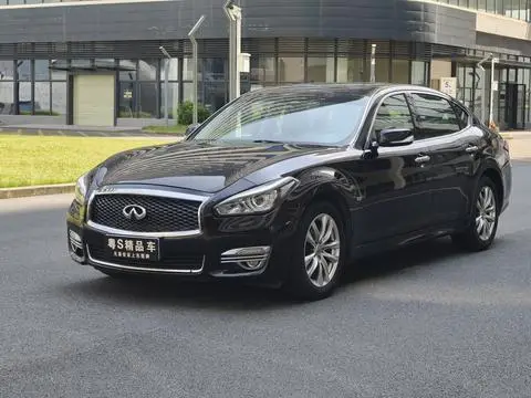 Infiniti Q70 2017