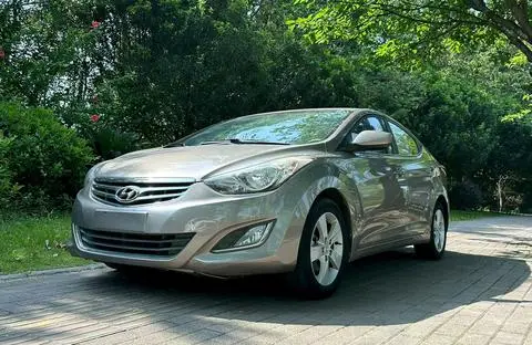 Hyundai Elantra Langdong 2012