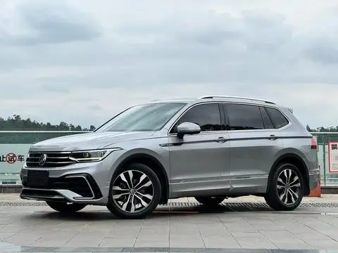 Volkswagen Tiguan L 2022 — фото 1