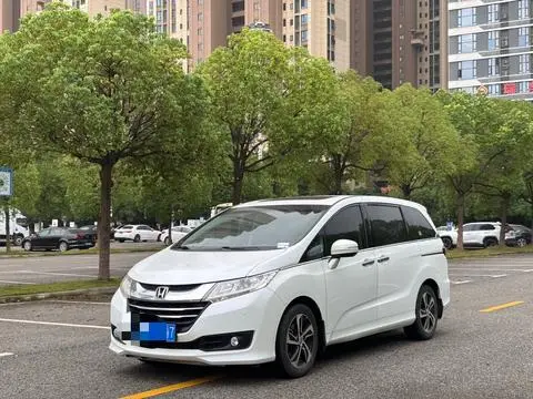 Honda 奥德赛 2017 — фото 1