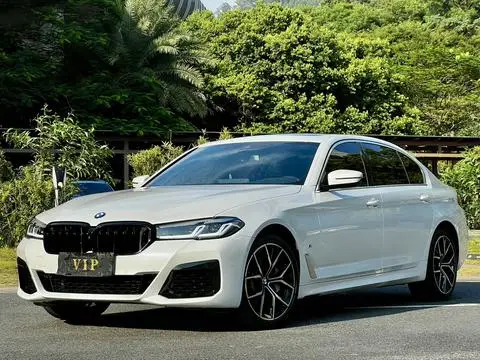 BMW 5 Series 2022 — фото 1