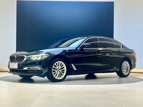 BMW 5 Series 2019 — фото 1