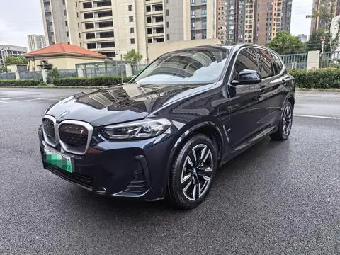 BMW iX3 2024