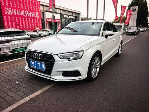 Audi A3 2017 — фото 1