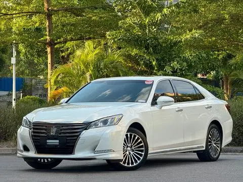 Toyota Crown 2018