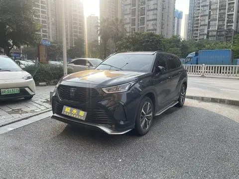 Toyota Crown Kluger 2024