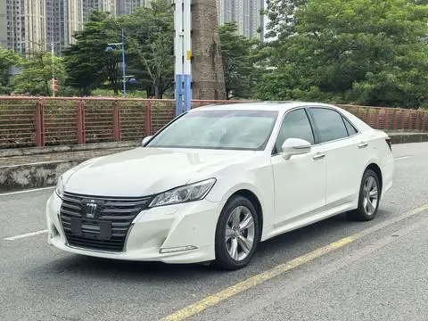 Toyota Crown 2015