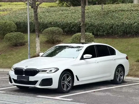 BMW 5 Series 2022 — фото 1