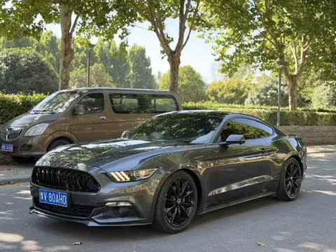 Ford Mustang 2015 — фото 1