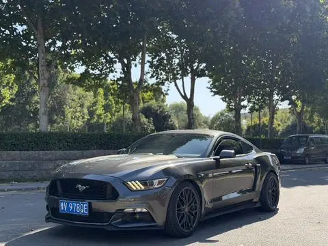 Ford Mustang 2015 — фото 1