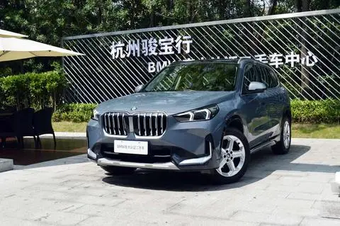 BMW X1 2023 — фото 1