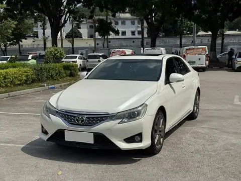 Toyota Reiz 2013