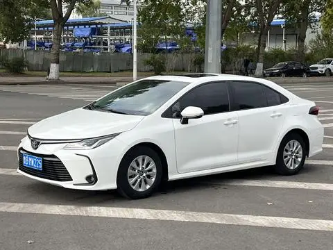 Toyota Corolla 2022 — фото 1