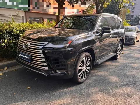 Lexus LX 2025 — фото 1