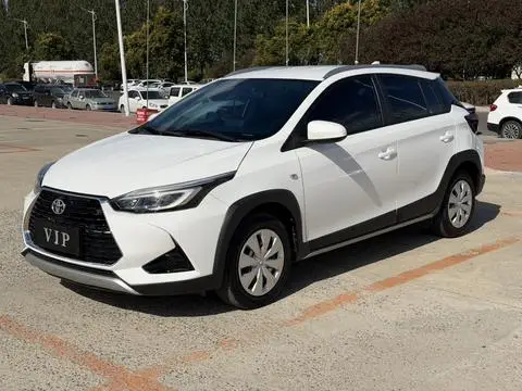 Toyota YARIS L 2022 — фото 1