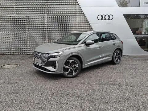 Audi Q4 e-tron 2024 — фото 1