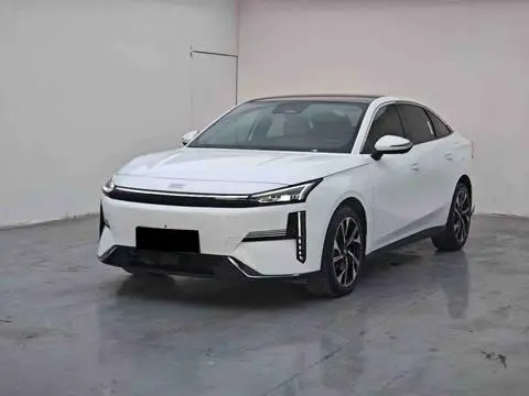 Geely L6 2023