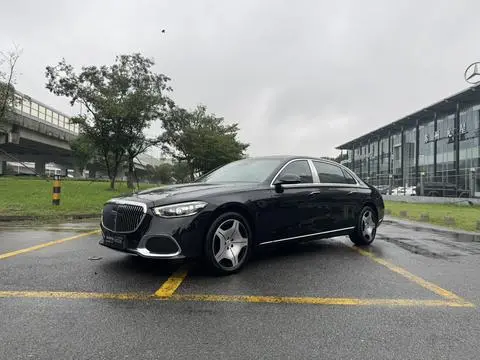 Mercedes-Benz 迈巴赫S-Class 2025