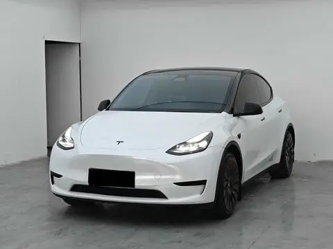 Tesla Model Y 2022 — фото 1