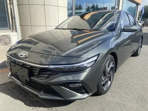 Hyundai Elantra 2023 — фото 1