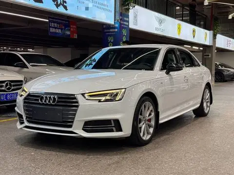 Audi A4L 2018 — фото 1