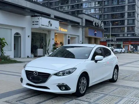 Mazda 3 Axela 2016 — фото 1