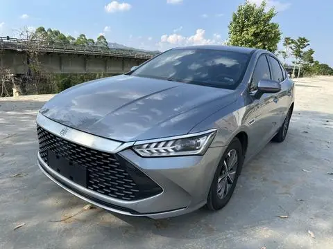 BYD 秦PLUS DM 2023 — фото 1