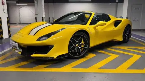 Ferrari 488 2019