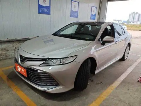 Toyota Camry 2019 — фото 1