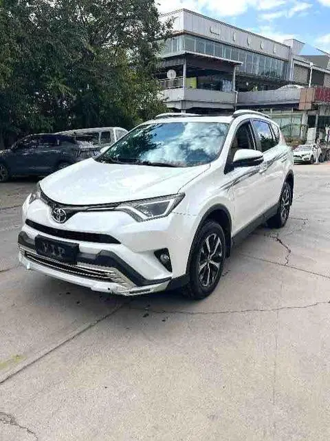 Toyota RAV4 2016 — фото 1